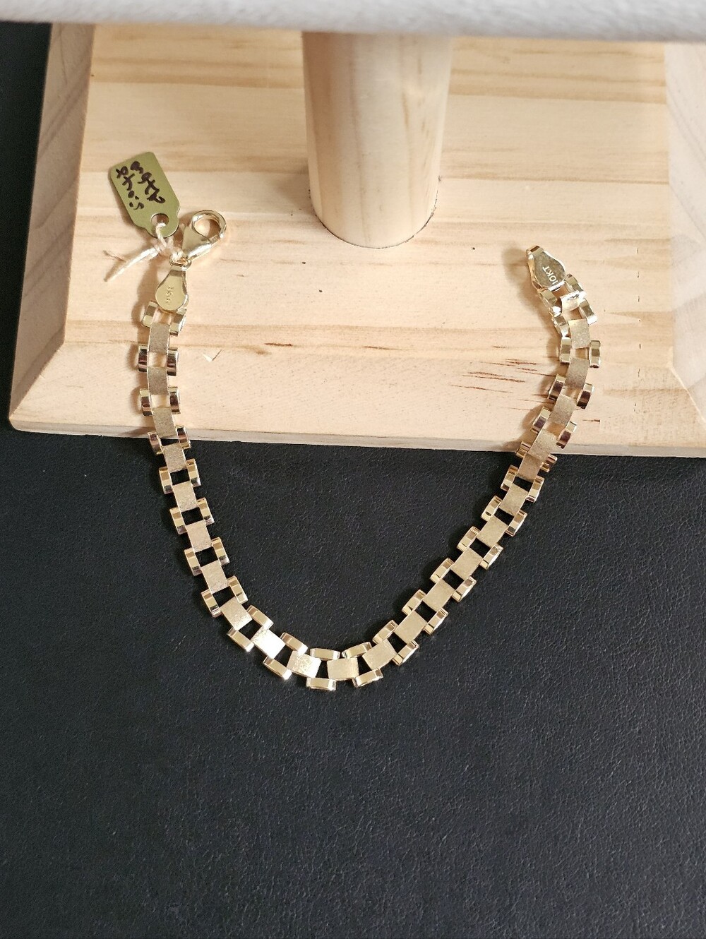 10k Gold Bracelet 7.5 Inch